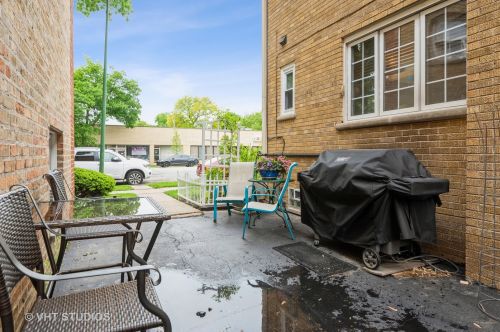 6283 Cicero Ave, Chicago IL 60646-4917 exterior