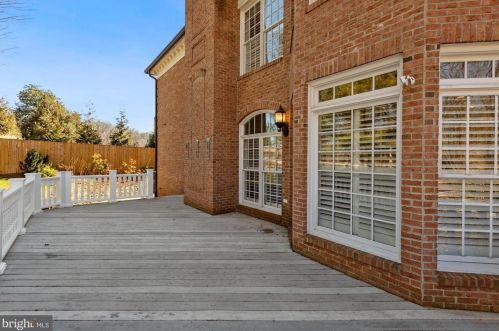 5802 Bent Twig Rd, Mc Lean VA 22101-1806 exterior