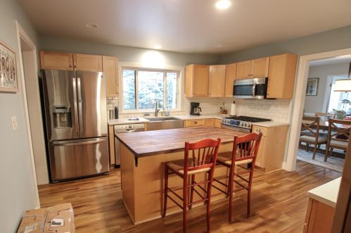 734 Ruddiman Dr, Meskegon MI  49445-2867 exterior