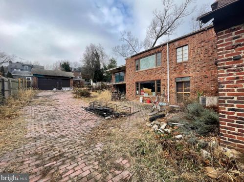 9 Cadwalader Dr, Trenton NJ 08618-0033 exterior