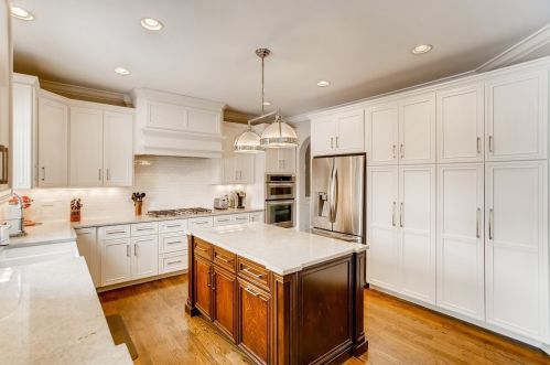 252 Grantley Ave, Elmhurst IL 60126-2237 exterior