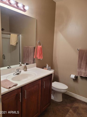 5450 Deer Valley Dr, Phoenix AZ  85054-8118 exterior