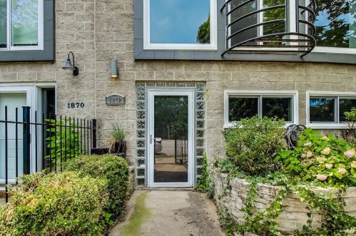 1872 Oakley Ave, Chicago IL  60647-4412 exterior