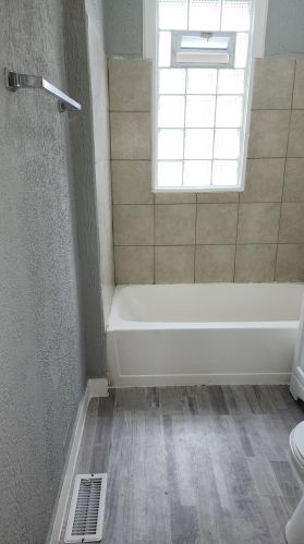 2452 21 St, Milwaukee WI 53206-1557 exterior