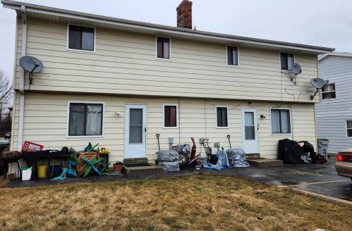 9111 Joleno Ln, Milwaukee, WI 53224-1720