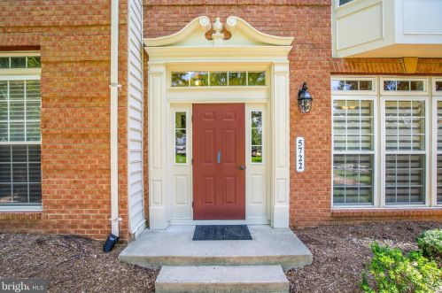 5722 Callcott Way, Alexandria VA 22312-4120 exterior
