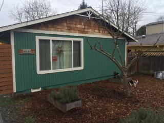 3922 Findlay St, Seattle WA  98118-2246 exterior