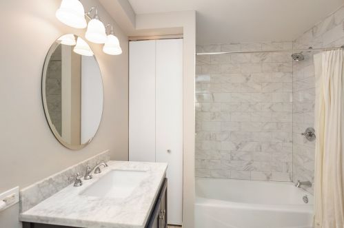 909 Diversey Pkwy, Chicago IL 60614-2156 exterior