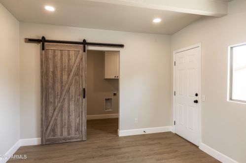 2571 Captain Dreyfus Ave, Phoenix AZ  85032-5914 exterior