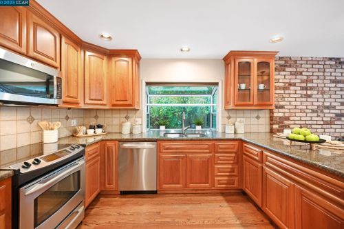 5143 Coral Ct, Concord CA 94521-2315 exterior