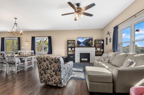 2305 20th St, Menominee, MI 49858-3534