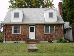 103 Crescent St, Newton, MA 02466-2509