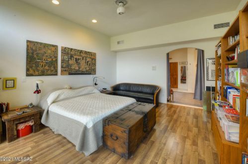 5135 Calle Brillante, Tucson AZ 85718-1800 exterior