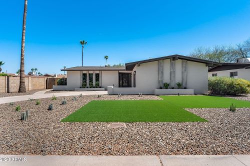 11617 37th Pl, Phoenix AZ  85028-2130 exterior