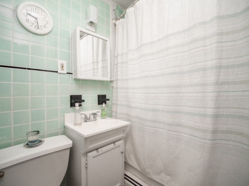 77 Riverdale St, Methuen MA 01844-6105 exterior