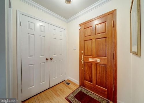 6625 Madison Mclean Dr, Mc Lean VA  22101-2902 exterior