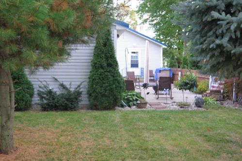 422 Lakeshore Blvd, Meskegon MI 49444-3818 exterior