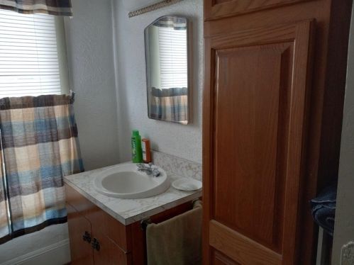 801 Hovey St, Grand Rapids MI 49504-6154 exterior