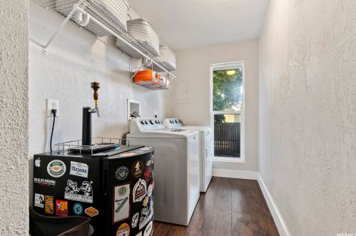 2474 Crk Rd, Sandy UT 84093-6442 exterior