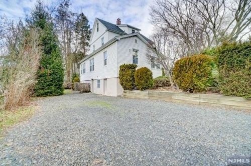 170 Fulton St, N Milford NJ 07646-1650 exterior