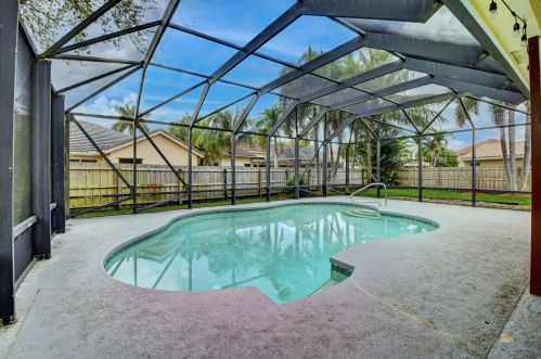 5745 Descartes Cir, Boynton Beach FL 33472-2430 exterior