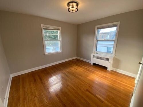 1725 Peck St, Meskegon MI 49441-2530 exterior