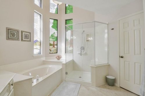 5222 Mnr Gln Dr, Humble TX exterior