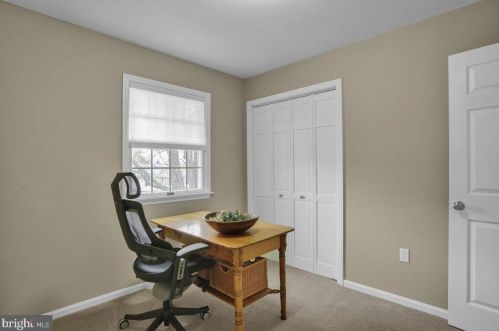 2447 Ellendale Dr, Lancaster PA 17602-1422 exterior