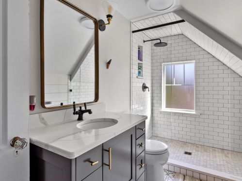 825 13 St, Manitowoc WI 54220-5101 exterior