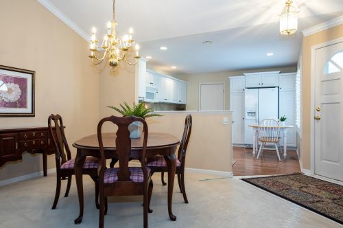 2242 Meadowglen Dr, Grand Rapids MI 49505-6302 exterior