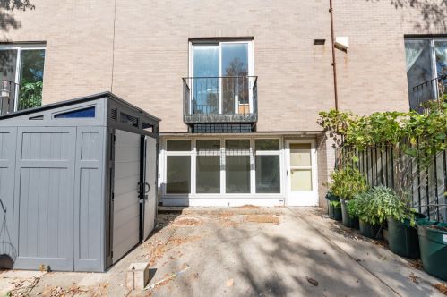 1305 55th St, Chicago IL 60615-5301 exterior