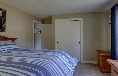 53 Kingston Rd, Plaistow NH 03865-2215 exterior