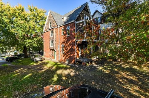 3224 Dawson St, Pittsburgh PA 15213-4536 exterior