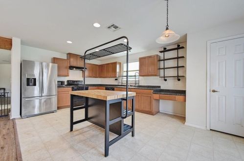 8832 Edmundsbury Dr, Austin, TX 78747-3991