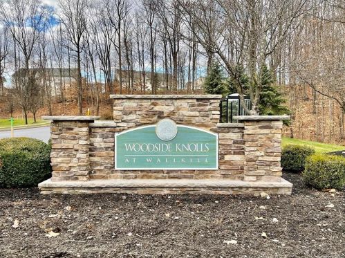 16 Cobblestone Ln, Middletown NY 10940-5091 exterior