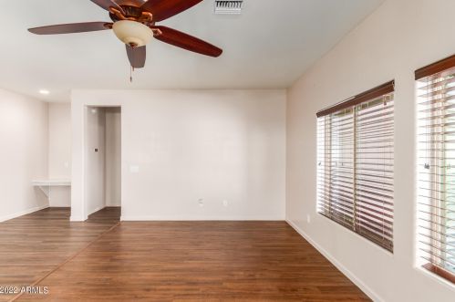 1520 Apollo Rd, Phoenix AZ  85041-5833 exterior