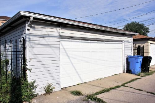 8733 Harper Ave, Chicago IL 60619-4606 exterior