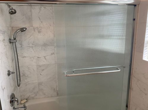 6800 Minnetonka Ave, Chicago IL 60646-1518 exterior