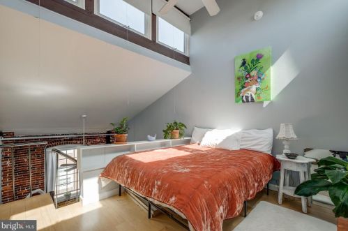 130 Bread St, Philadelphia PA 19106-1919 exterior