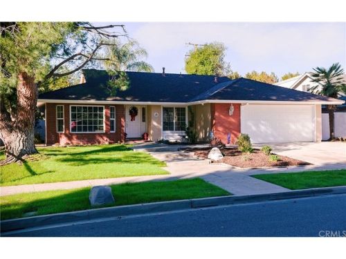 13331 Nixon Cir, Tustin, CA 92780-3946