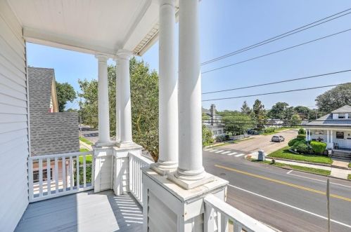 350 Mount Pleasant Ave, Providence RI 02908-5153 exterior