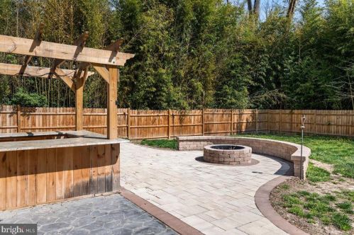 7819 Ashton St, Alexandria VA  22309-1338 exterior