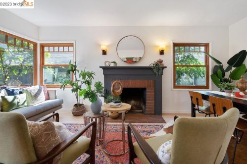 1221 Blake St, Berkeley CA 94702-2014 exterior