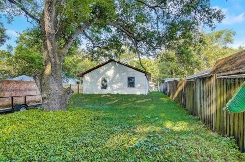 3101 Gordon Ct, Tampa FL 33619-1833 exterior