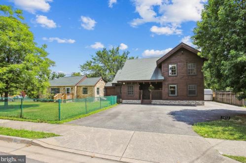 3432 Memorial St, Alexandria VA 22306-1548 exterior