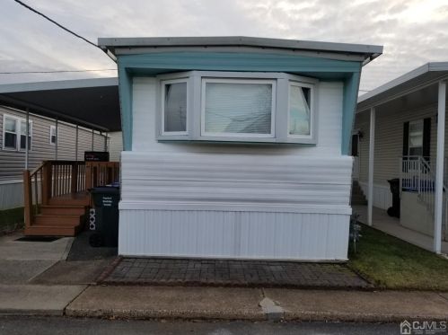 10 Alison Dr, Avenel, NJ 07001-1930