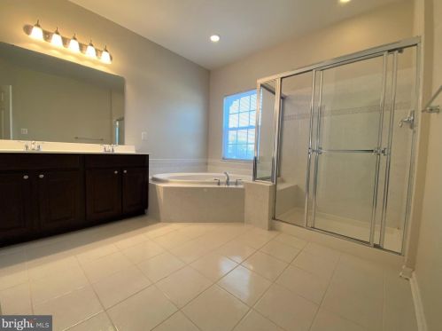 2810 Admiral Rdg Rd, Accokeek MD 20607-3760 exterior