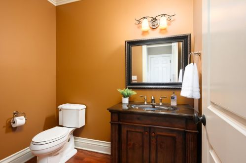 562 Linden Ave, Elmhurst IL 60126-4029 exterior