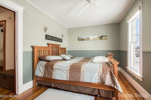 211 Liberty St, Belding MI 48809-1733 exterior