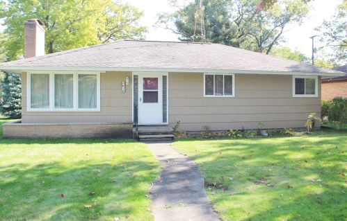 610 Quarterline Rd, Meskegon, MI 49442-2574